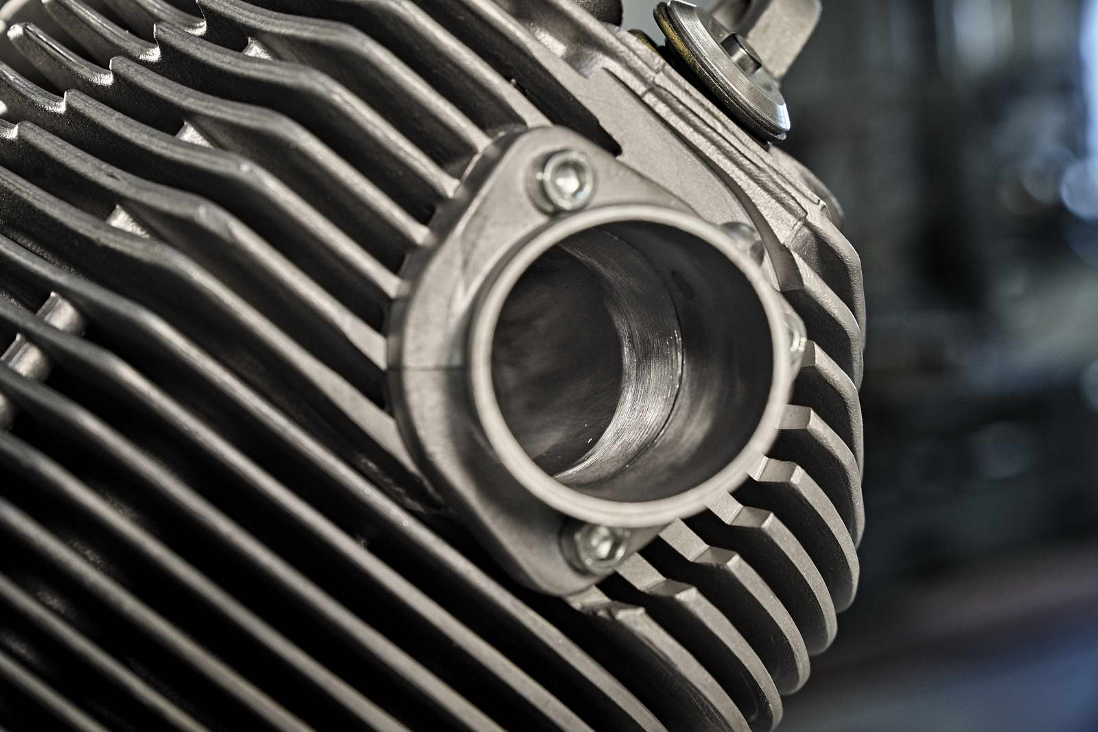 Guzzi Motor Zusammenbau René Nesselhauf